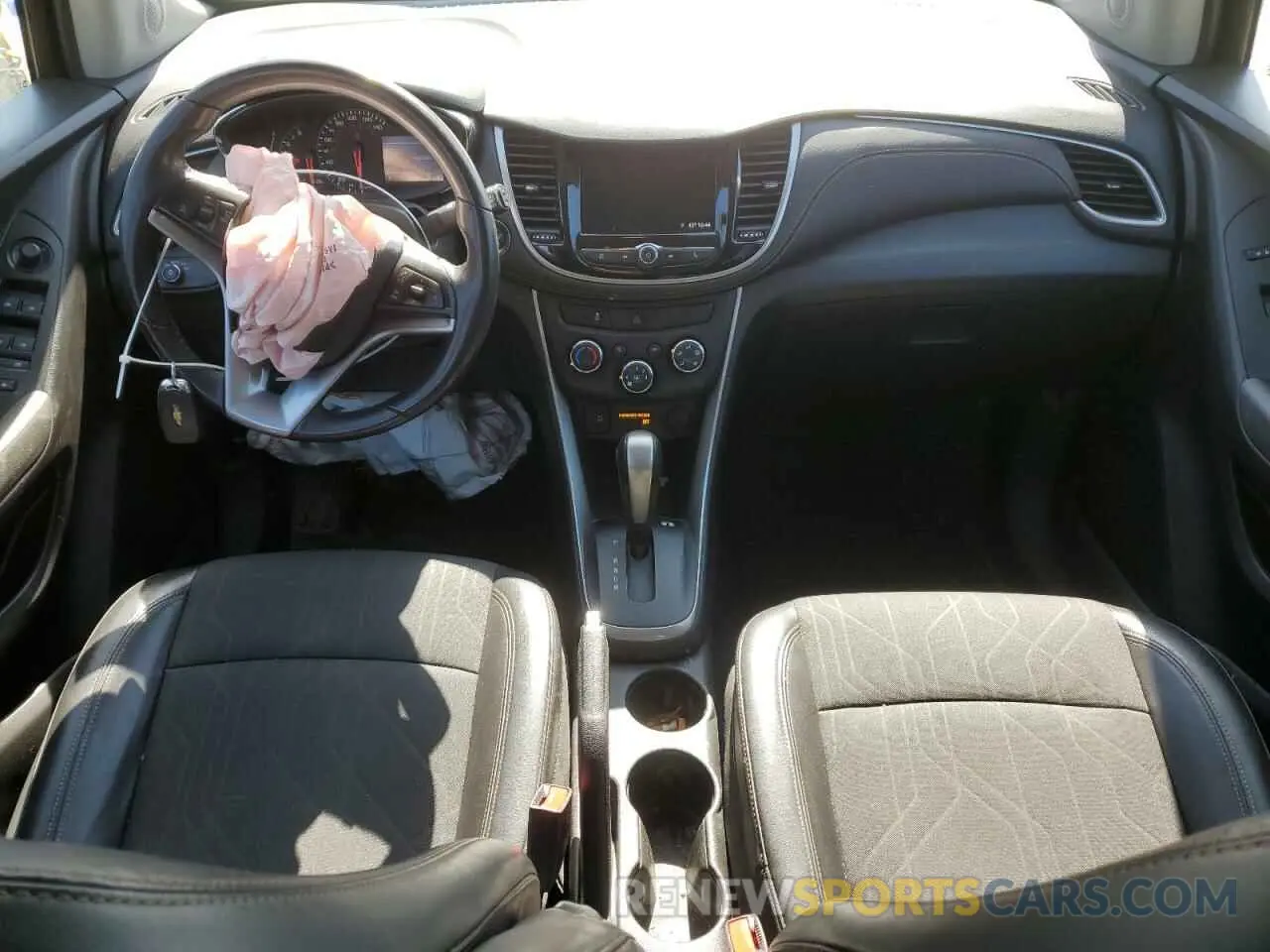 8 Photograph of a damaged car KL7CJPSBXLB027911 CHEVROLET TRAX 2020