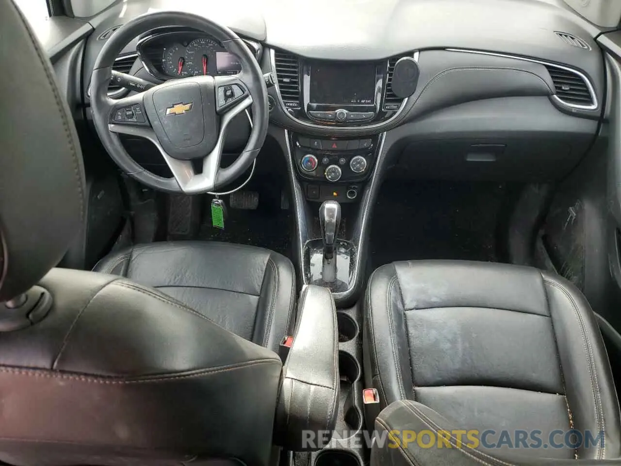 8 Photograph of a damaged car KL7CJRSB7LB318541 CHEVROLET TRAX 2020