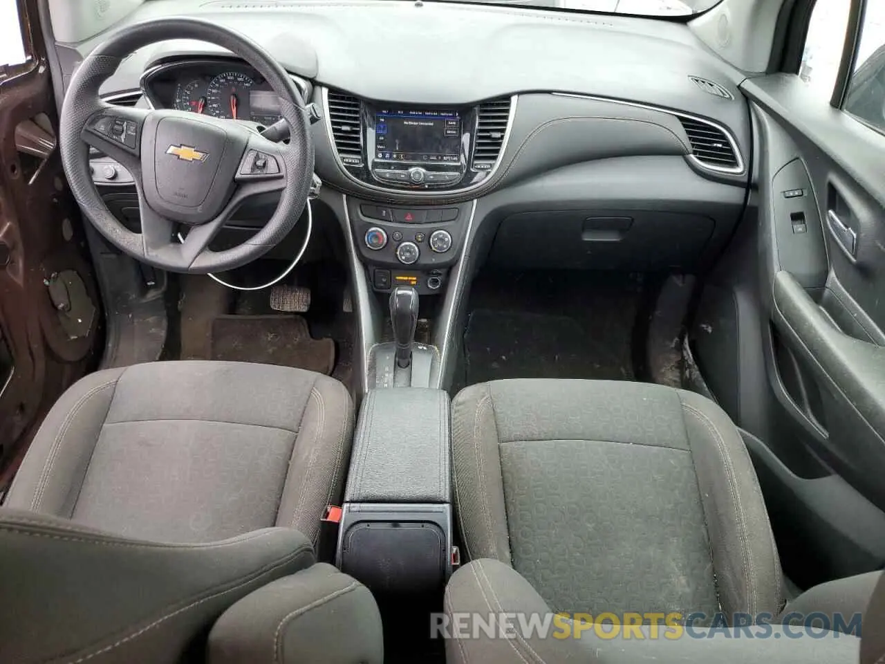 8 Photograph of a damaged car KL7CJKSB1MB314199 CHEVROLET TRAX 2021