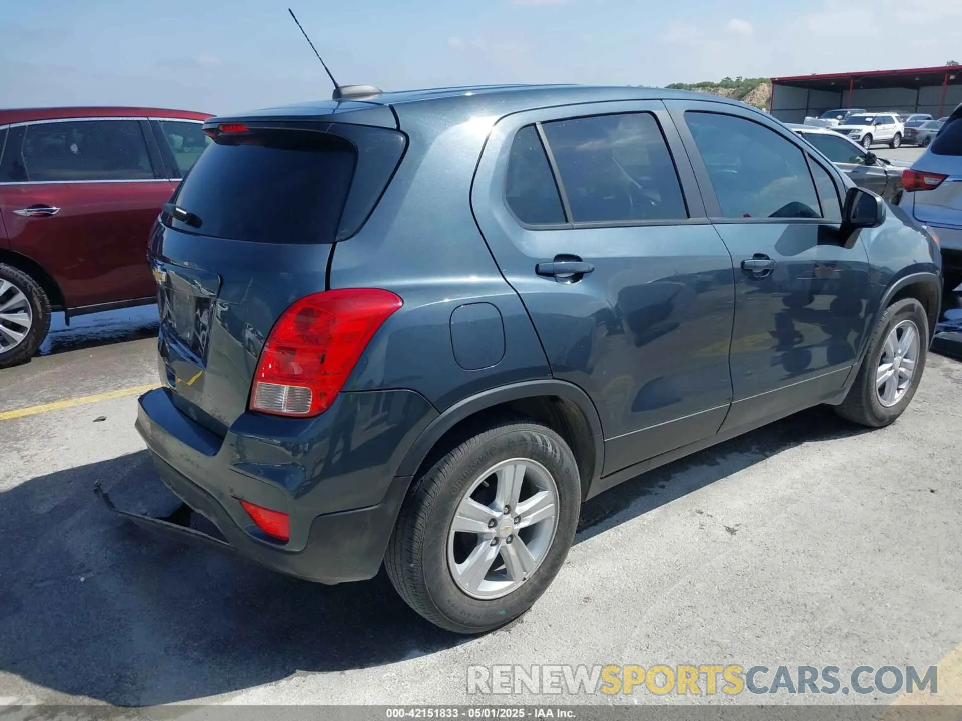 4 Photograph of a damaged car KL7CJKSB2MB303809 CHEVROLET TRAX 2021