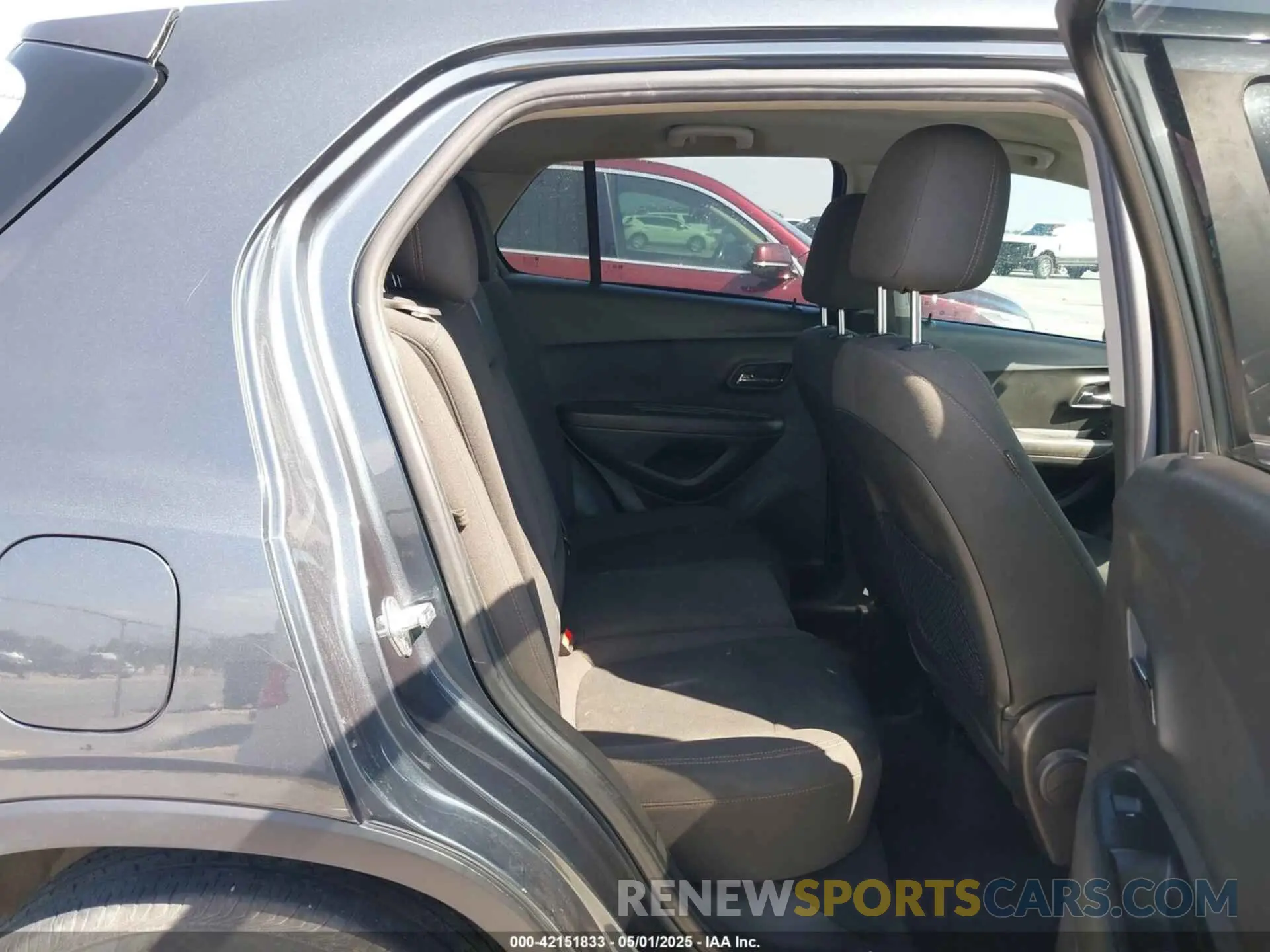 8 Photograph of a damaged car KL7CJKSB2MB303809 CHEVROLET TRAX 2021