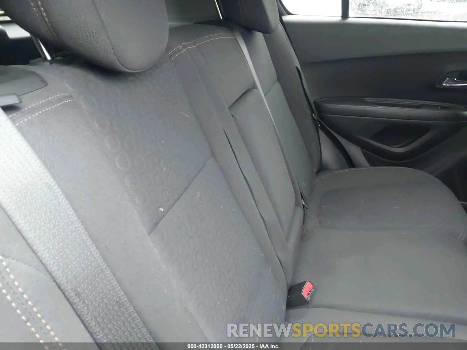 8 Photograph of a damaged car KL7CJKSB2MB312199 CHEVROLET TRAX 2021