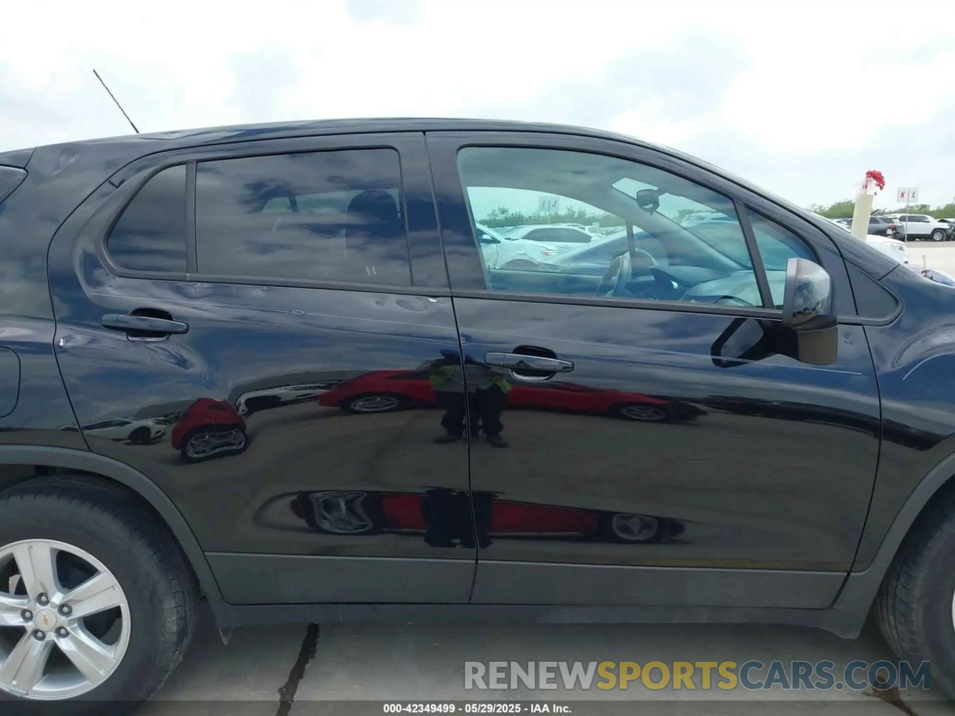 13 Photograph of a damaged car KL7CJKSB2MB320416 CHEVROLET TRAX 2021