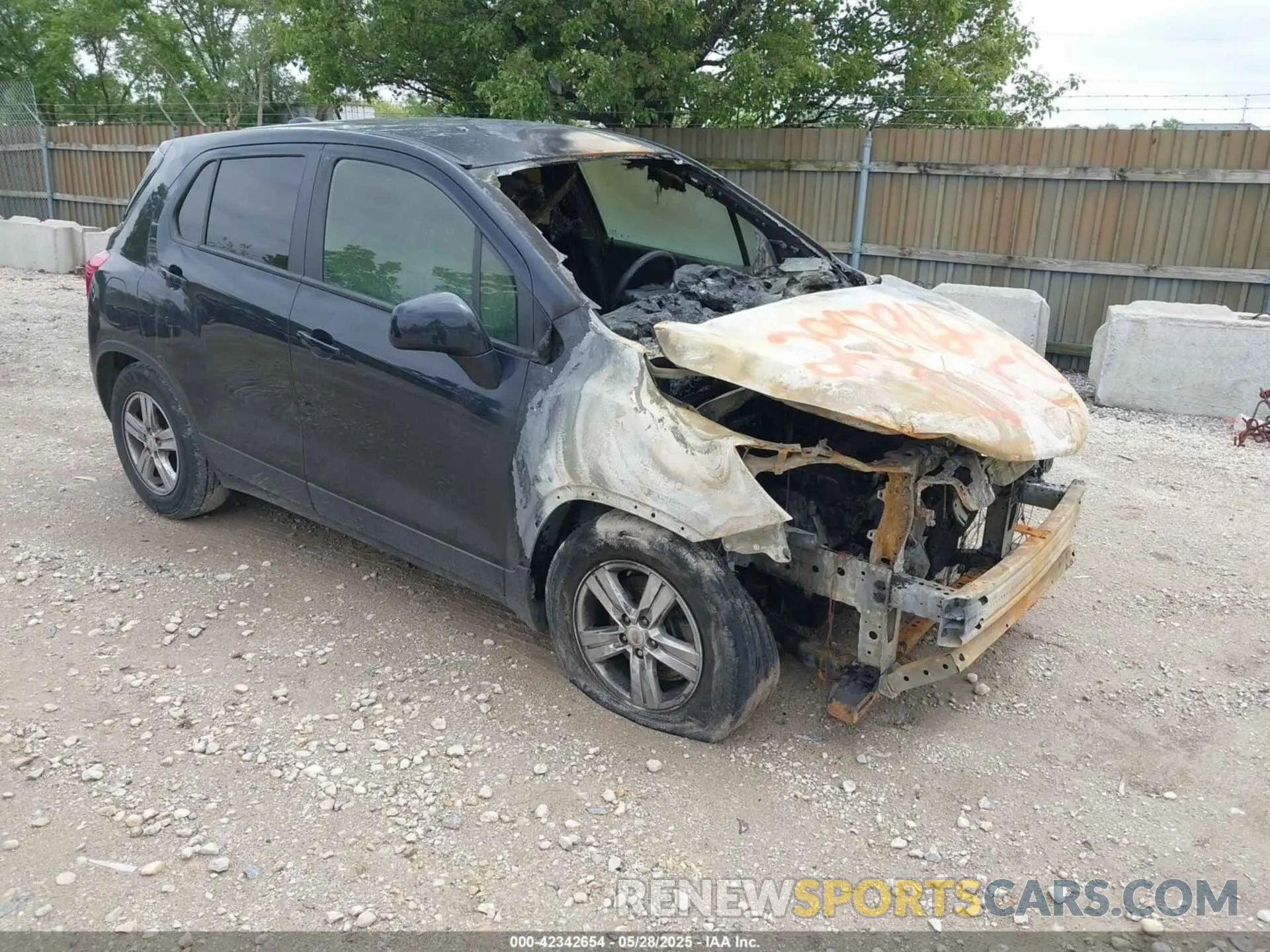 1 Photograph of a damaged car KL7CJKSB3MB313295 CHEVROLET TRAX 2021
