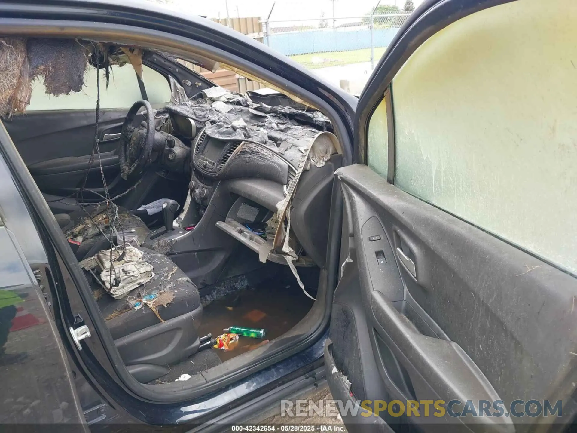 5 Photograph of a damaged car KL7CJKSB3MB313295 CHEVROLET TRAX 2021