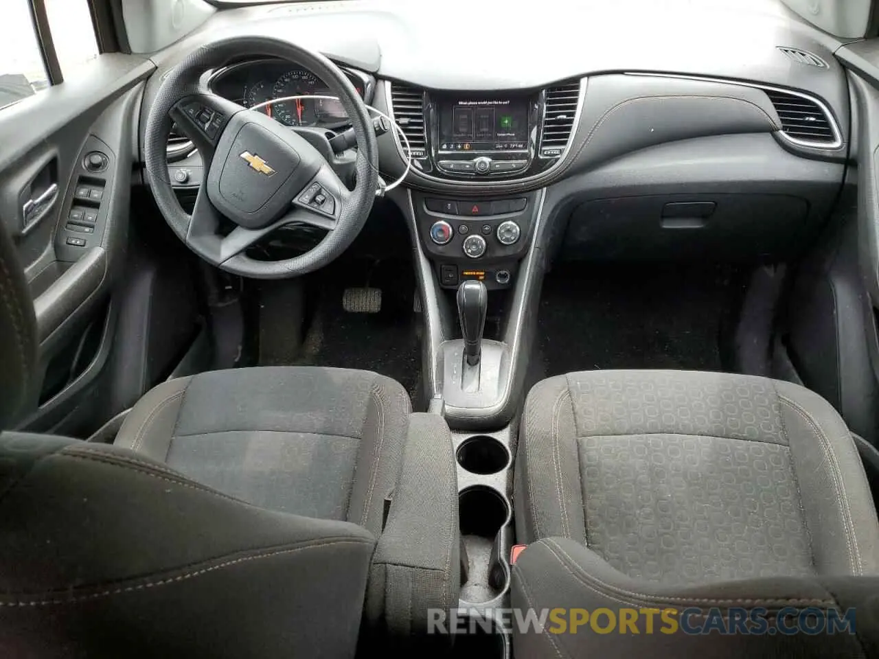 8 Photograph of a damaged car KL7CJKSB3MB320568 CHEVROLET TRAX 2021