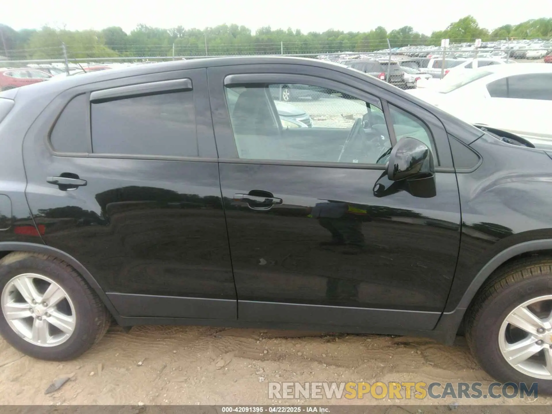 13 Photograph of a damaged car KL7CJKSB3MB332543 CHEVROLET TRAX 2021