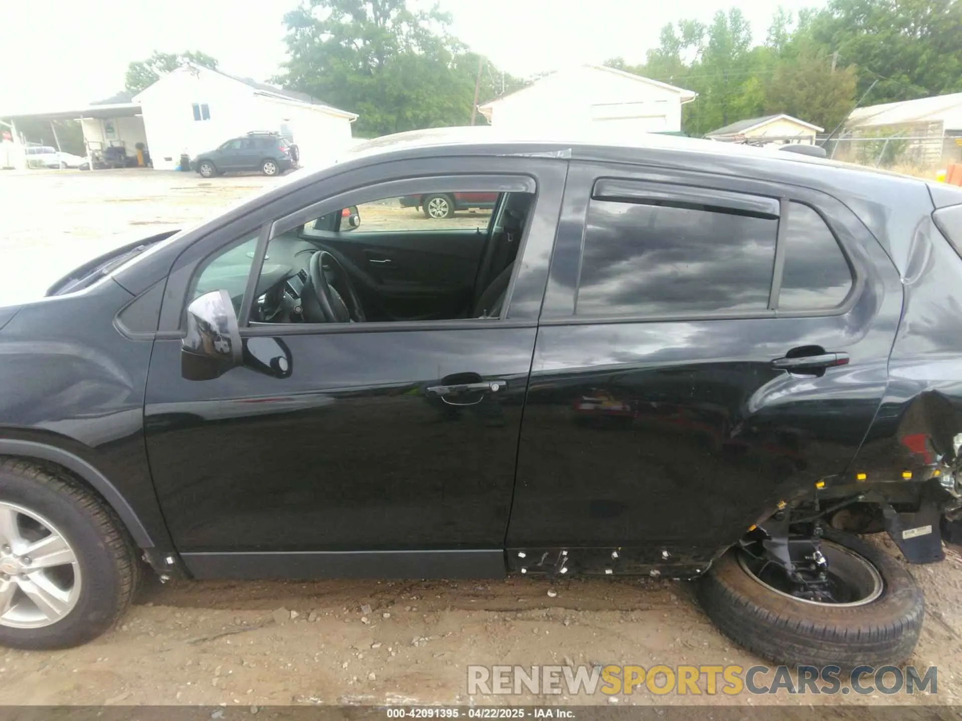 14 Photograph of a damaged car KL7CJKSB3MB332543 CHEVROLET TRAX 2021