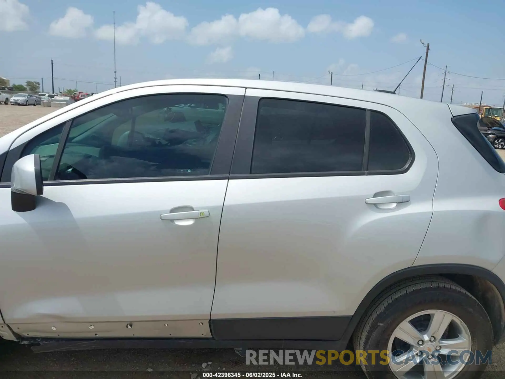 14 Photograph of a damaged car KL7CJKSB4MB301642 CHEVROLET TRAX 2021