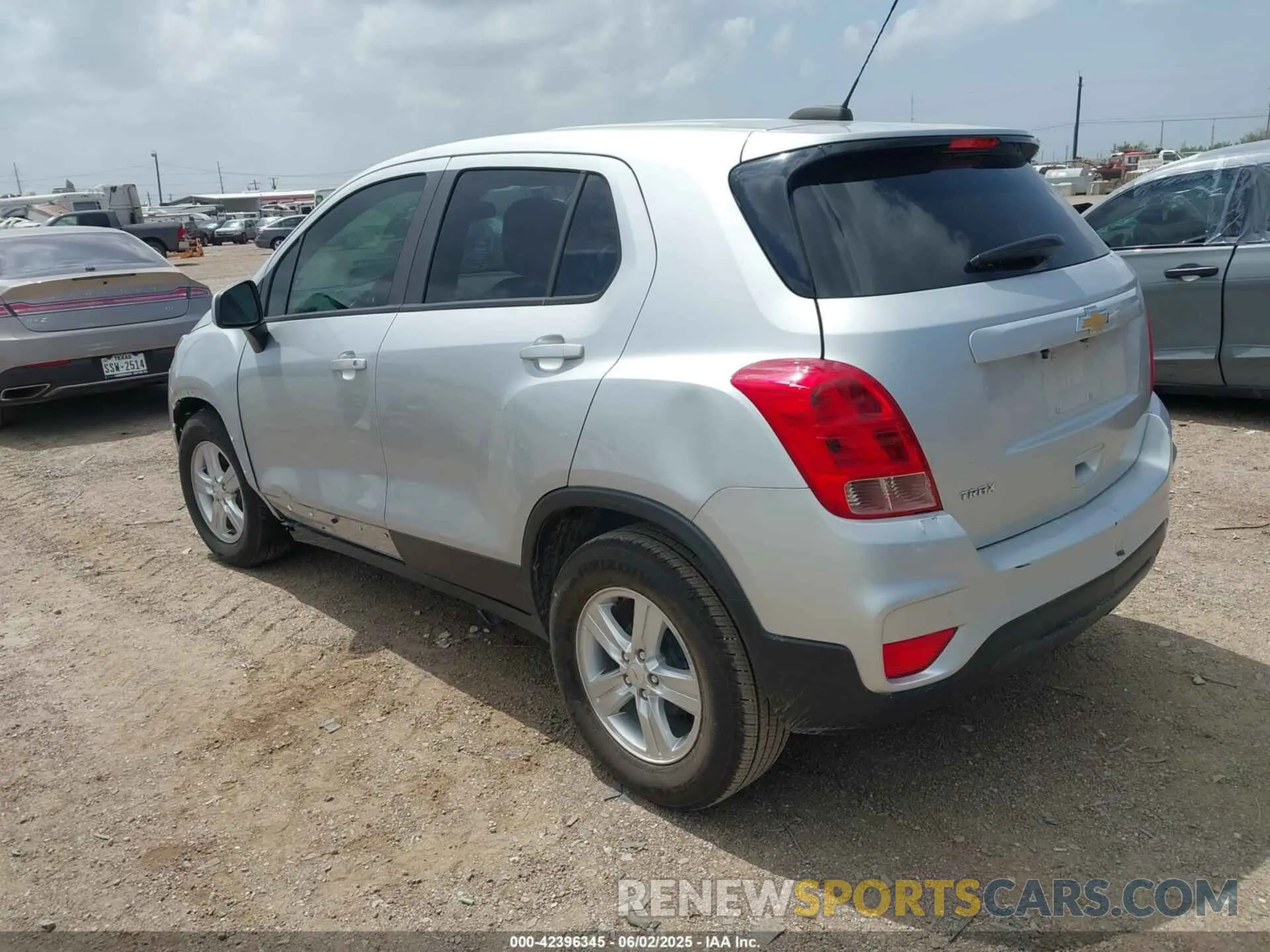 3 Photograph of a damaged car KL7CJKSB4MB301642 CHEVROLET TRAX 2021