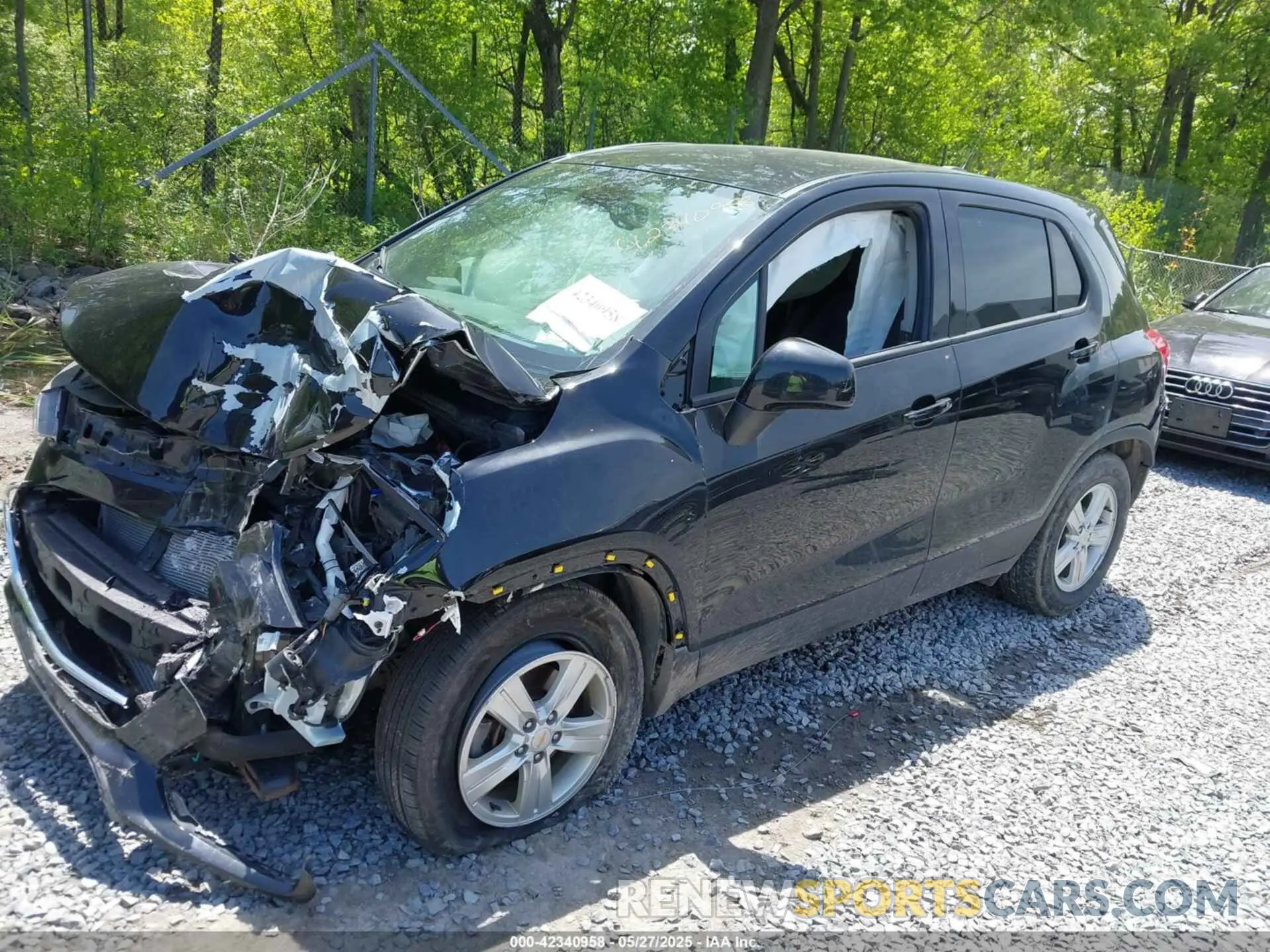 2 Photograph of a damaged car KL7CJKSB4MB302421 CHEVROLET TRAX 2021
