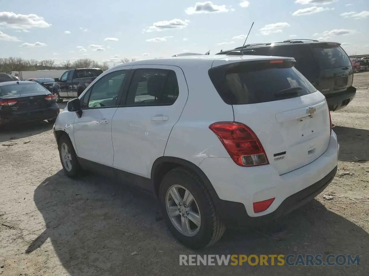 2 Photograph of a damaged car KL7CJKSB4MB312897 CHEVROLET TRAX 2021