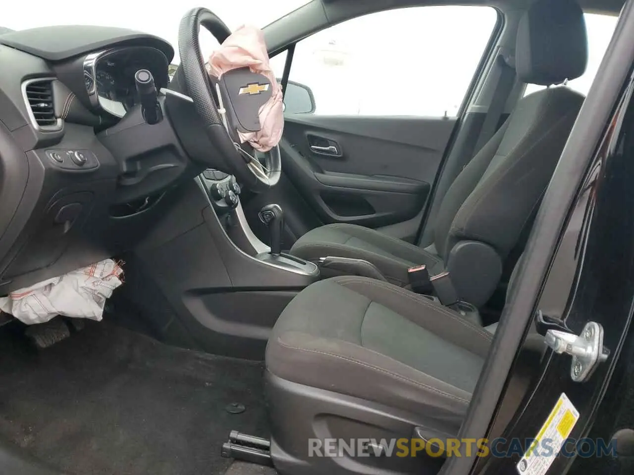 7 Photograph of a damaged car KL7CJKSB4MB316092 CHEVROLET TRAX 2021