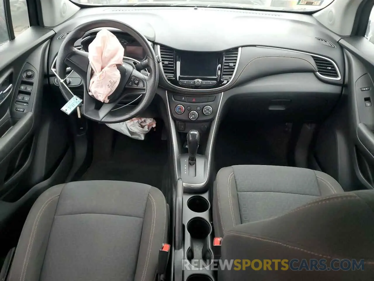 8 Photograph of a damaged car KL7CJKSB4MB316092 CHEVROLET TRAX 2021