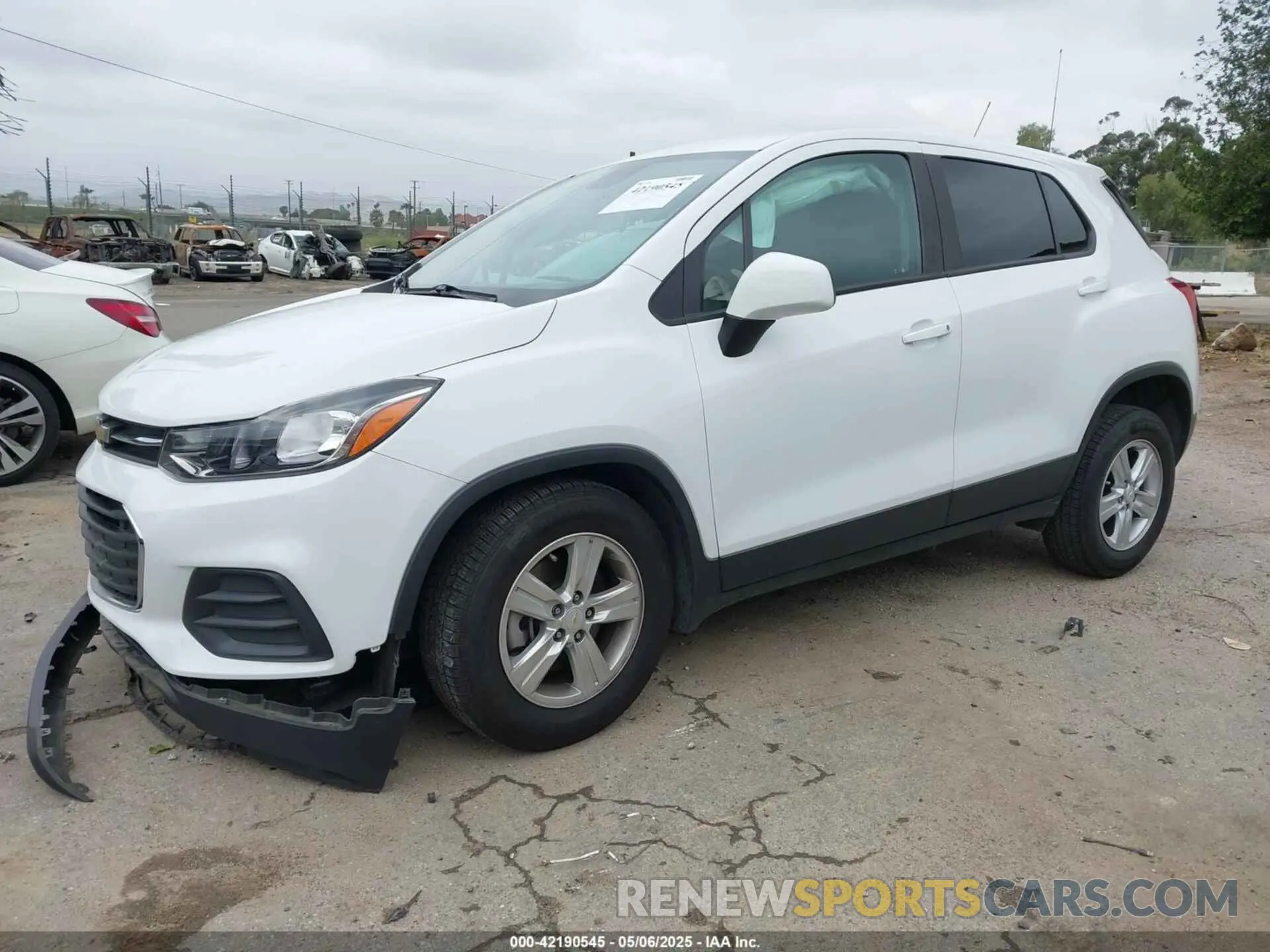 2 Photograph of a damaged car KL7CJKSB4MB320840 CHEVROLET TRAX 2021