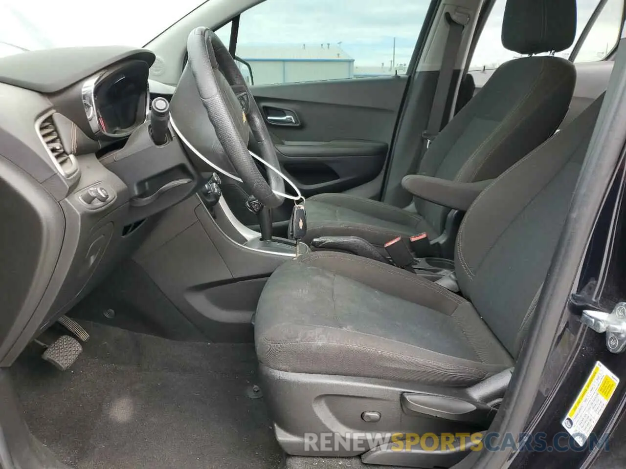 7 Photograph of a damaged car KL7CJKSB4MB339128 CHEVROLET TRAX 2021