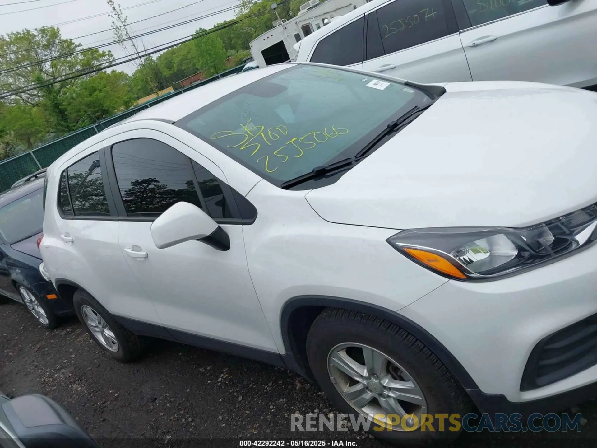 13 Photograph of a damaged car KL7CJKSB5MB327652 CHEVROLET TRAX 2021