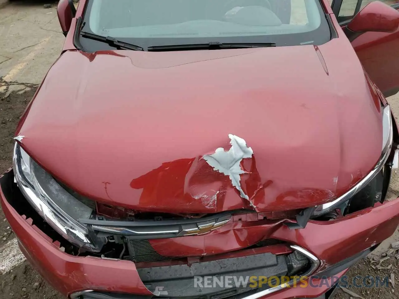 11 Photograph of a damaged car KL7CJKSB5MB327988 CHEVROLET TRAX 2021