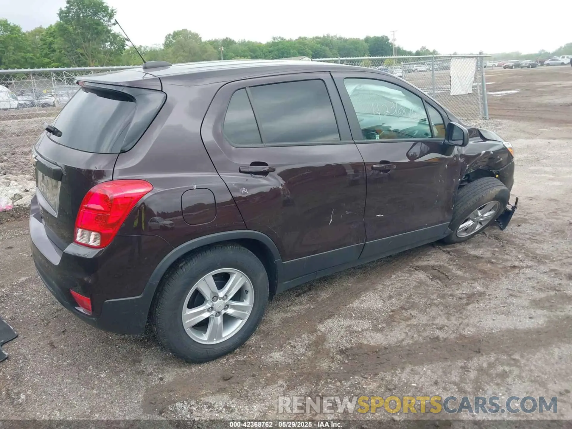 4 Photograph of a damaged car KL7CJKSB5MB332060 CHEVROLET TRAX 2021