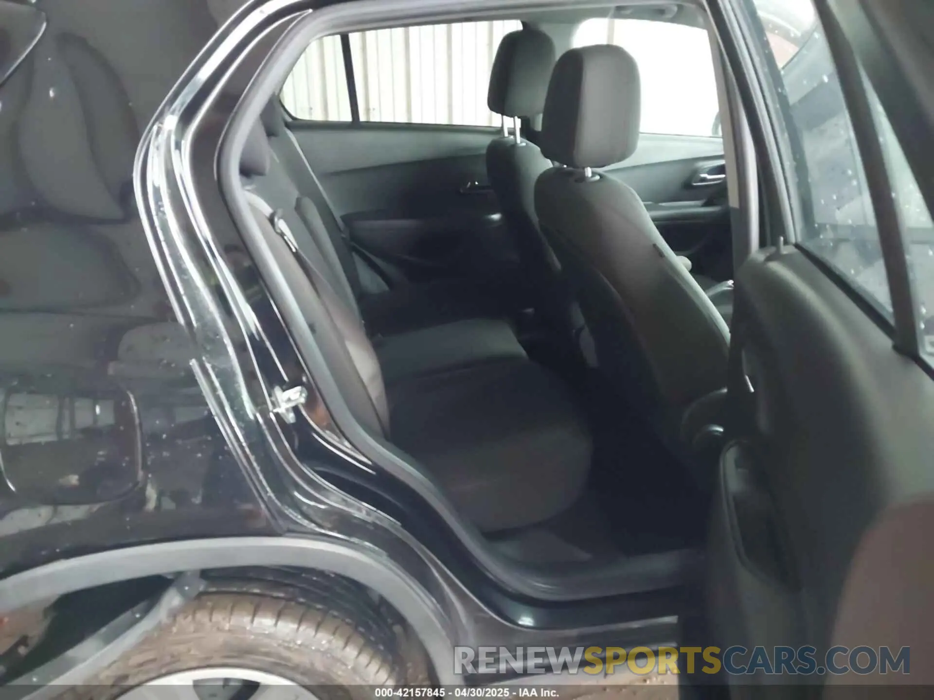 8 Photograph of a damaged car KL7CJKSB5MB334956 CHEVROLET TRAX 2021