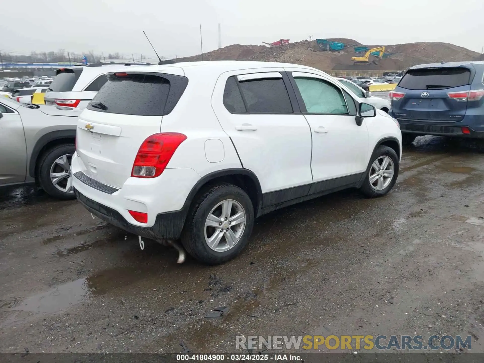 4 Photograph of a damaged car KL7CJKSB6MB312108 CHEVROLET TRAX 2021