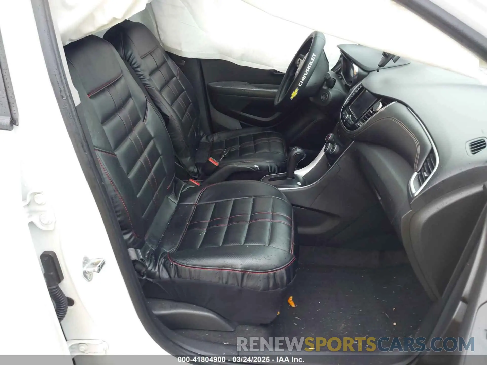 5 Photograph of a damaged car KL7CJKSB6MB312108 CHEVROLET TRAX 2021