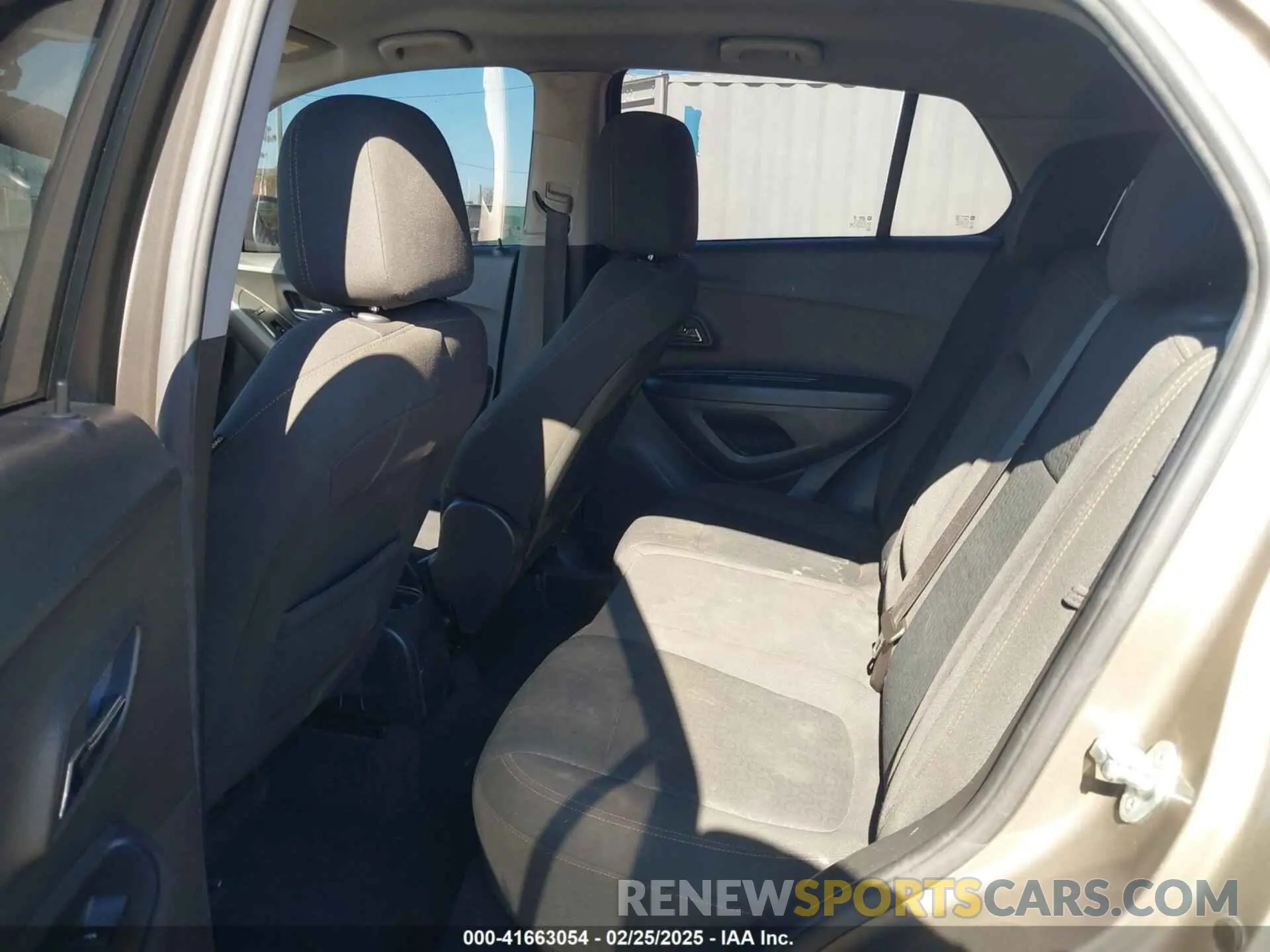 8 Photograph of a damaged car KL7CJKSB7MB306172 CHEVROLET TRAX 2021