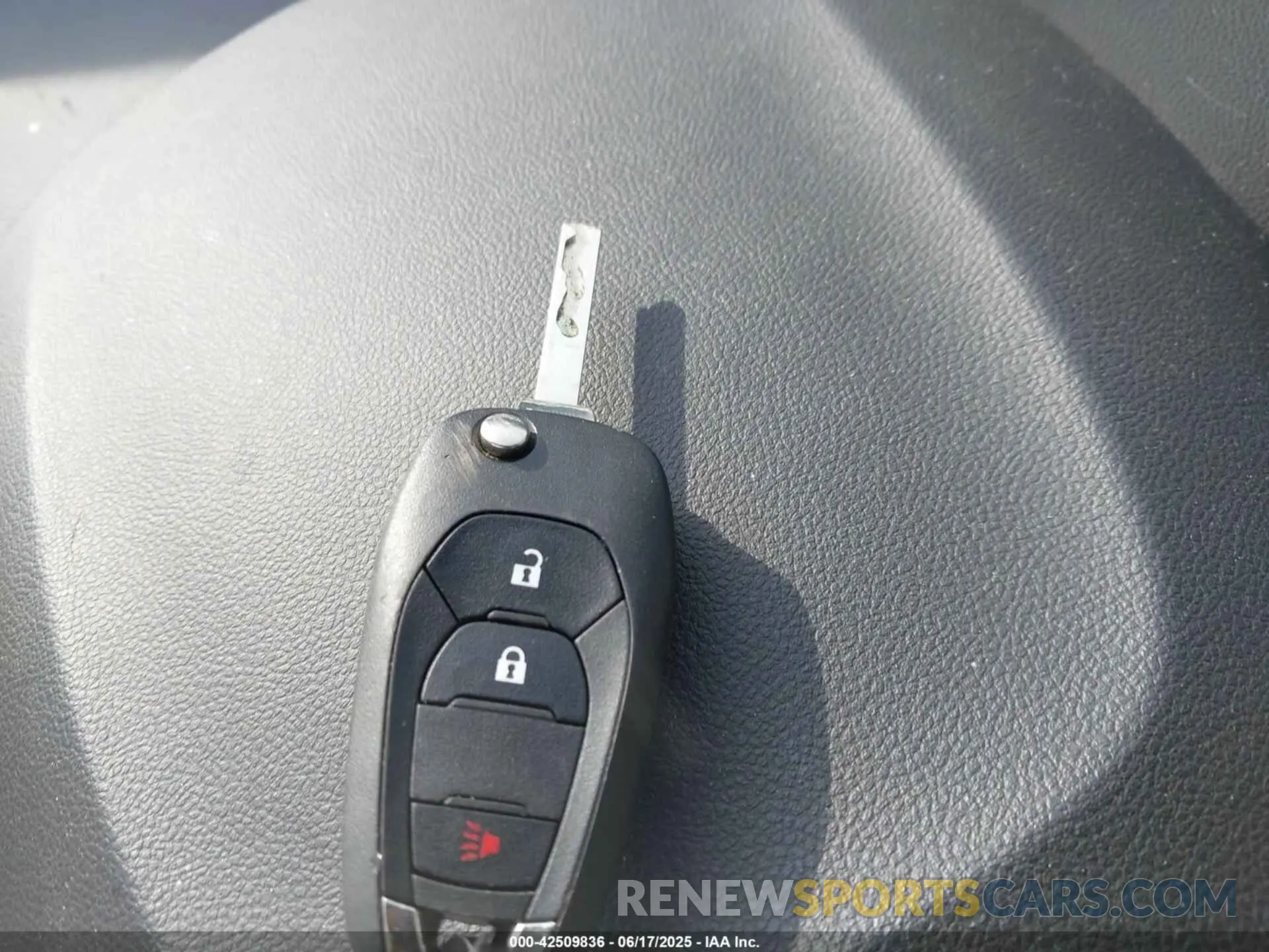 11 Photograph of a damaged car KL7CJKSB7MB307385 CHEVROLET TRAX 2021