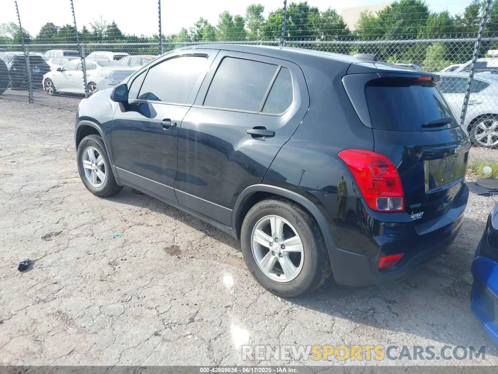 3 Photograph of a damaged car KL7CJKSB7MB307385 CHEVROLET TRAX 2021