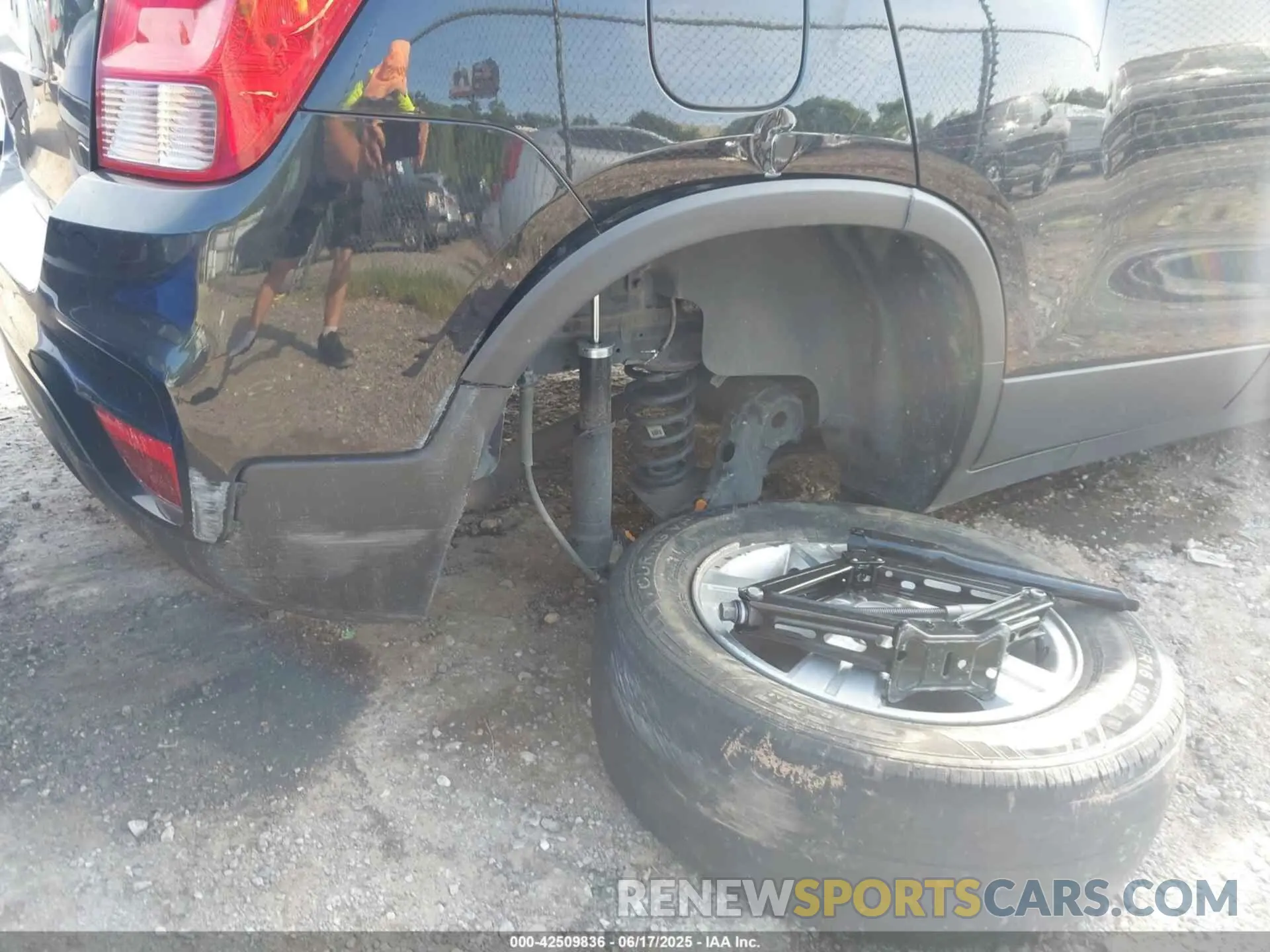6 Photograph of a damaged car KL7CJKSB7MB307385 CHEVROLET TRAX 2021