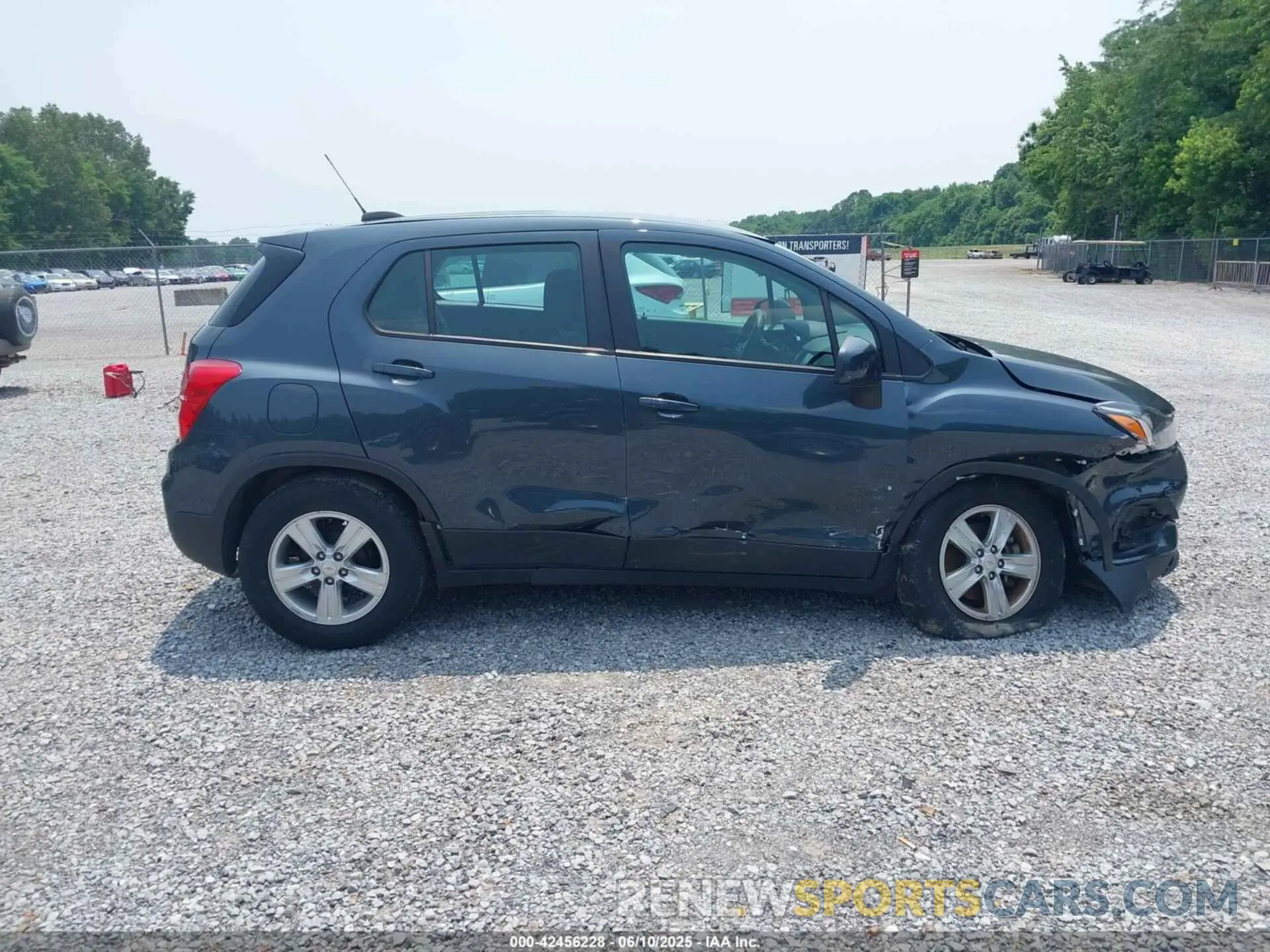 13 Photograph of a damaged car KL7CJKSB7MB307760 CHEVROLET TRAX 2021