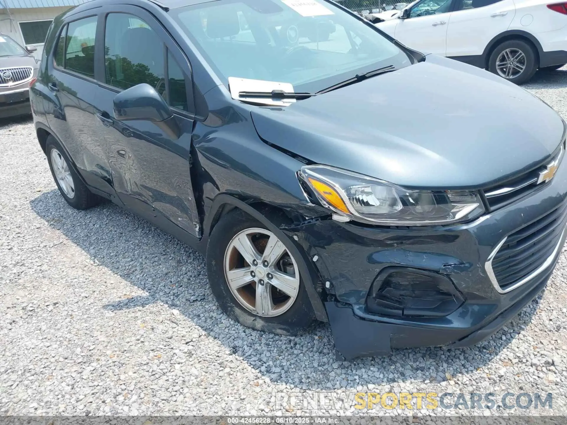 6 Photograph of a damaged car KL7CJKSB7MB307760 CHEVROLET TRAX 2021