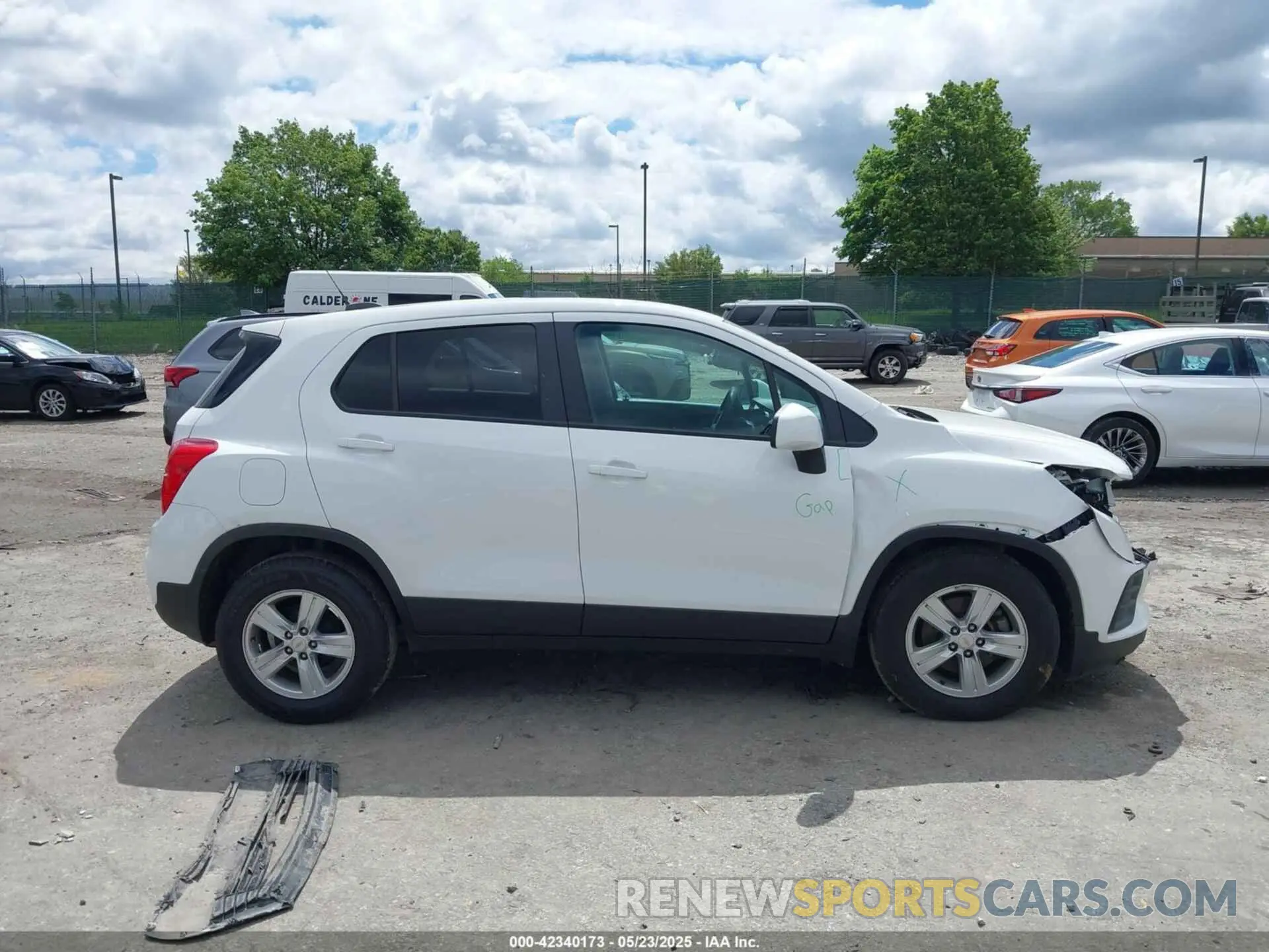 13 Photograph of a damaged car KL7CJKSB8MB302437 CHEVROLET TRAX 2021
