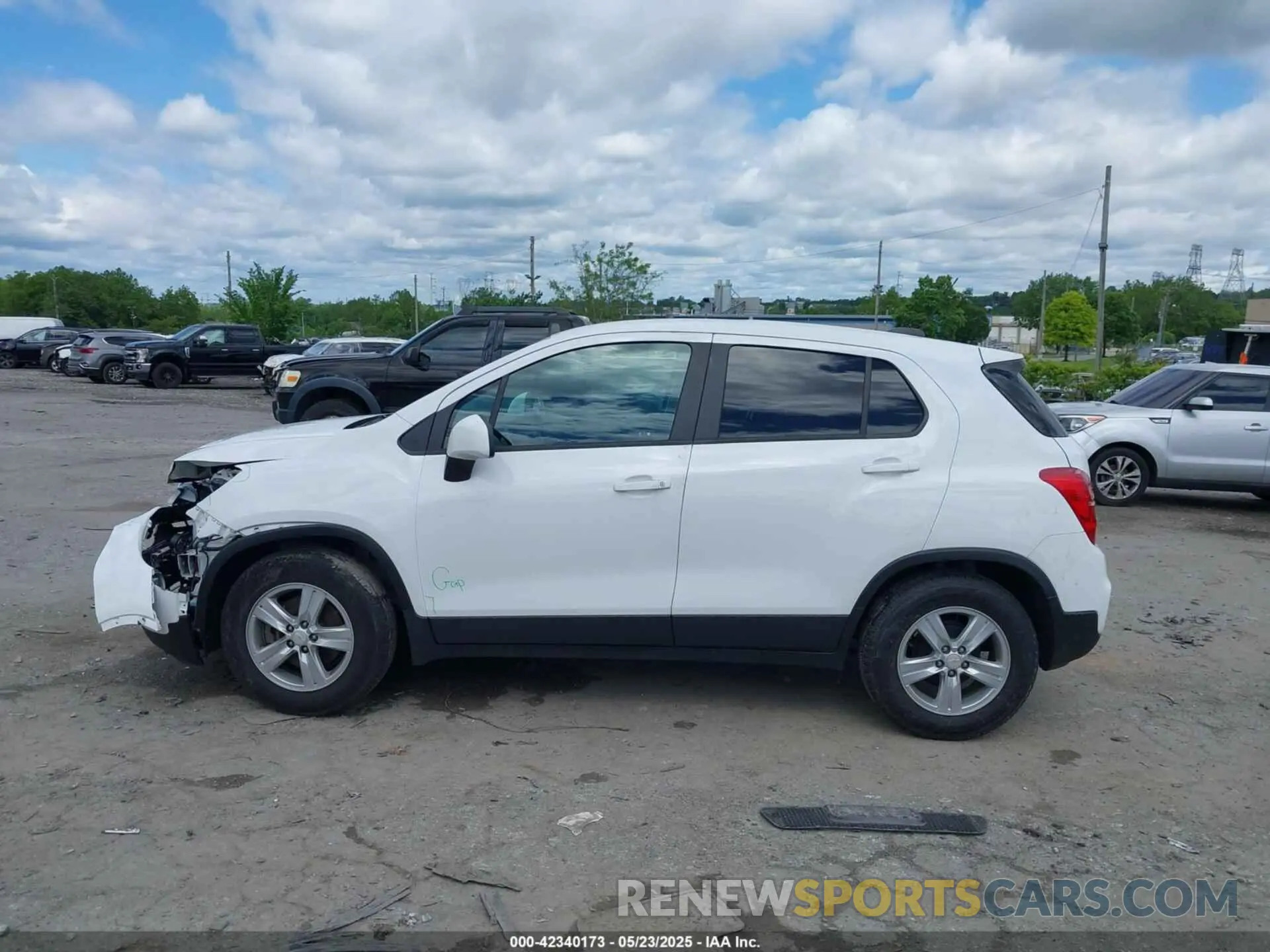 14 Photograph of a damaged car KL7CJKSB8MB302437 CHEVROLET TRAX 2021
