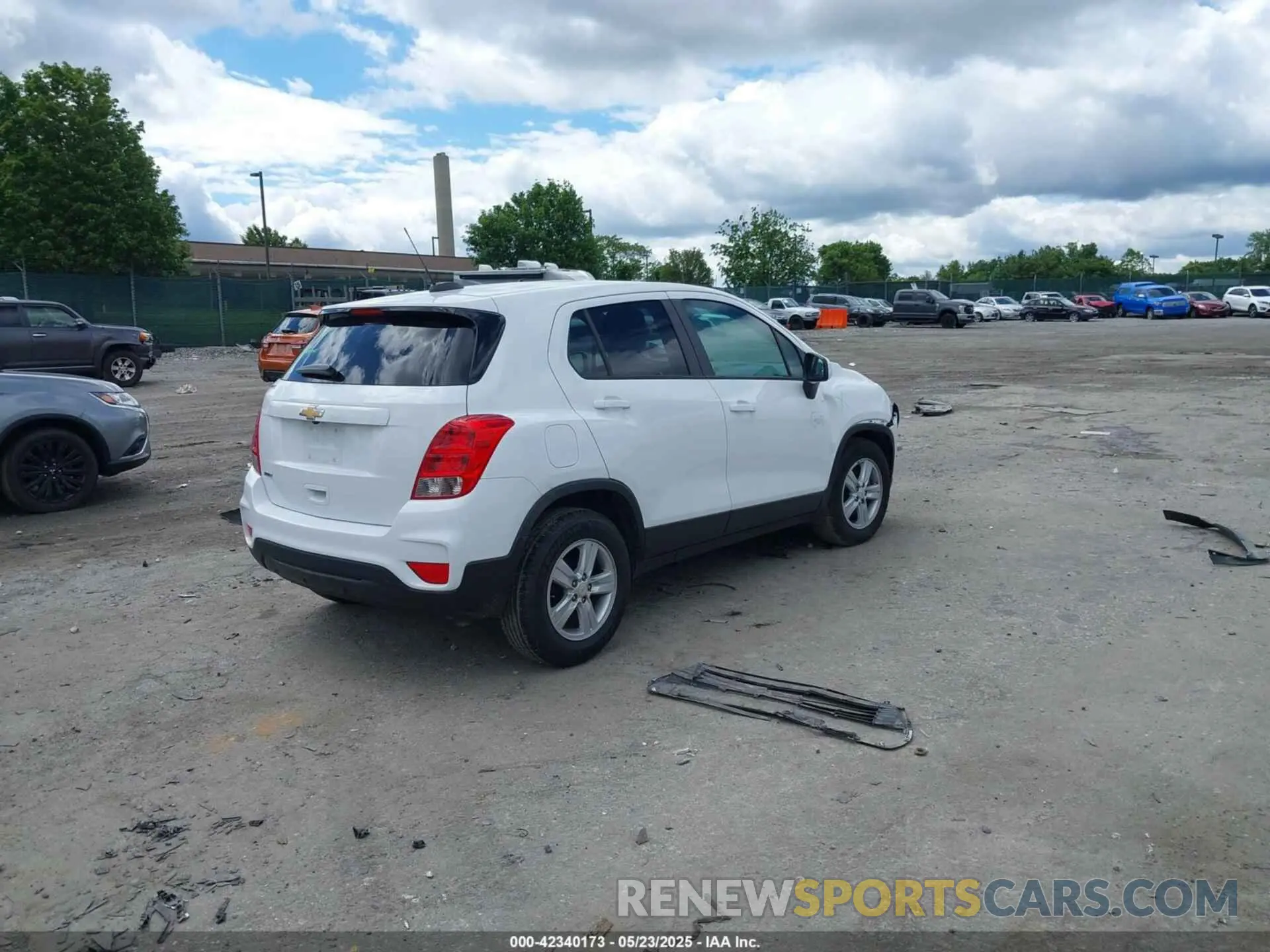 4 Photograph of a damaged car KL7CJKSB8MB302437 CHEVROLET TRAX 2021