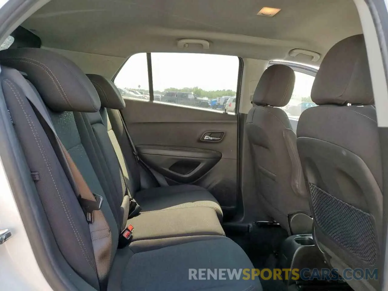 10 Photograph of a damaged car KL7CJKSB8MB302888 CHEVROLET TRAX 2021