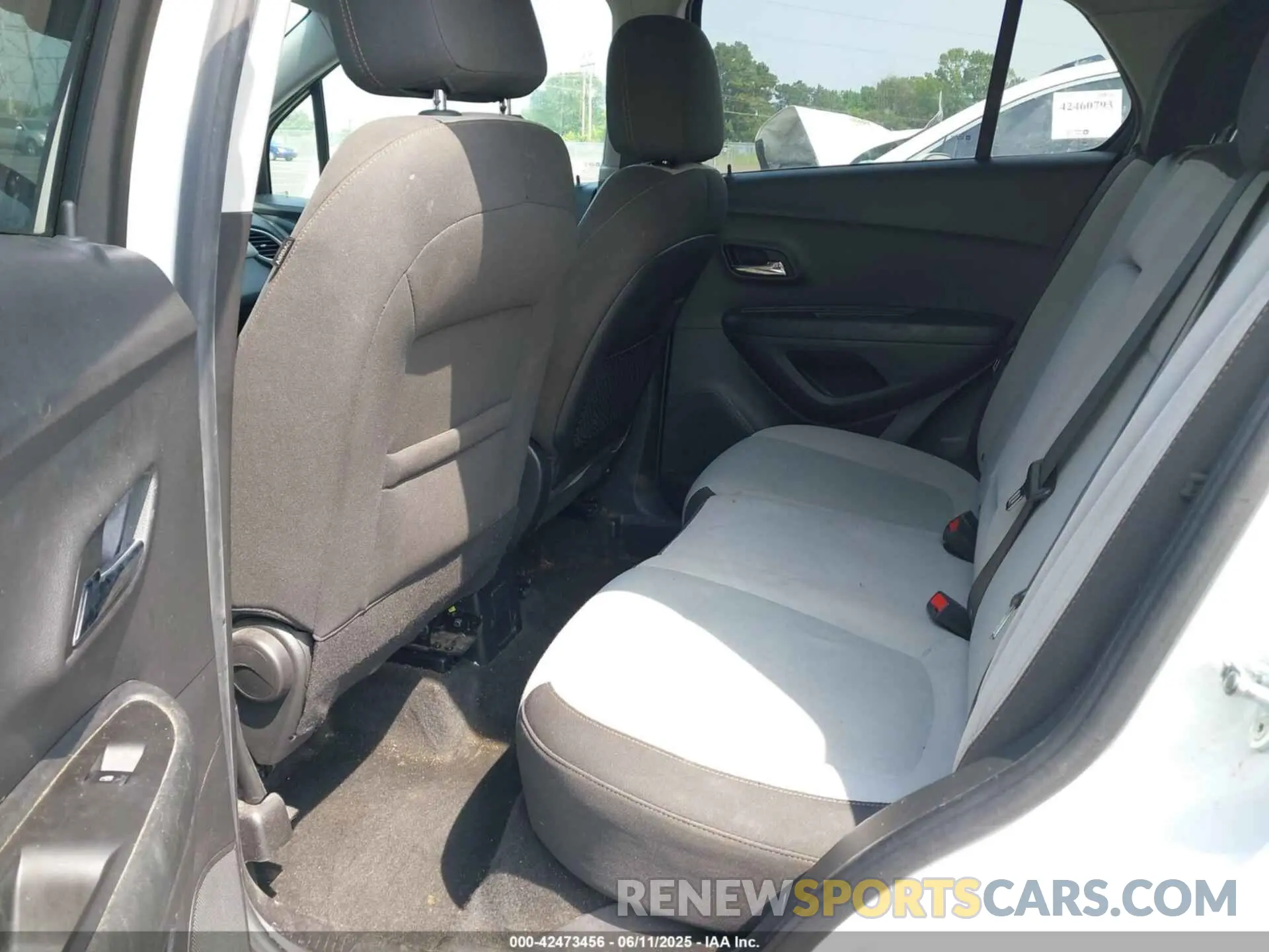 8 Photograph of a damaged car KL7CJKSB8MB332909 CHEVROLET TRAX 2021