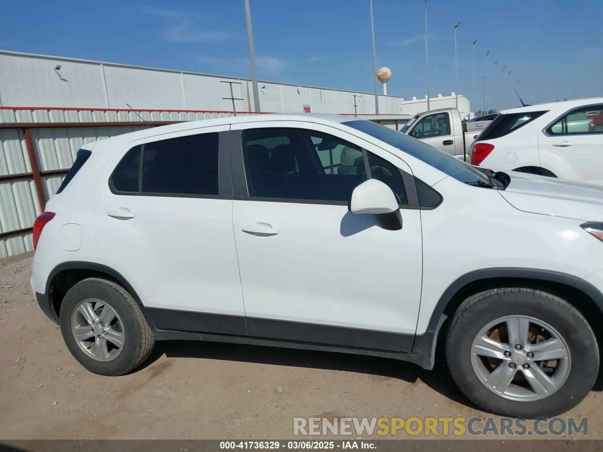13 Photograph of a damaged car KL7CJKSB9MB301460 CHEVROLET TRAX 2021