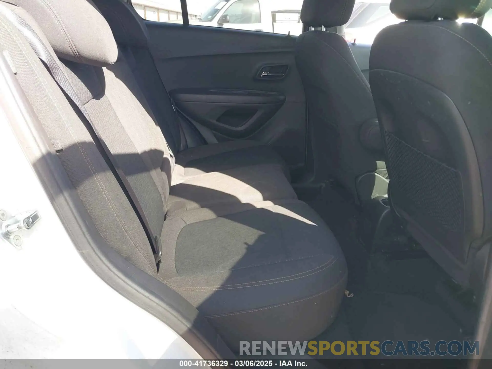 8 Photograph of a damaged car KL7CJKSB9MB301460 CHEVROLET TRAX 2021