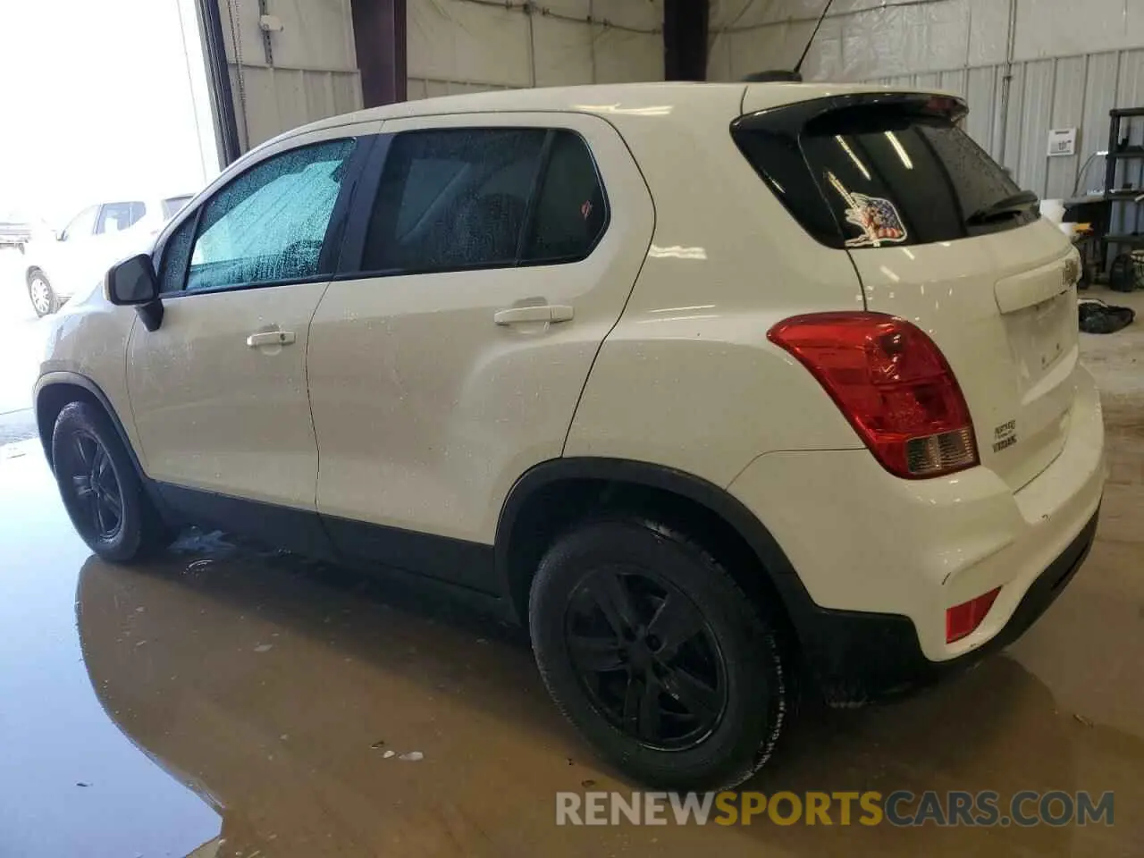 2 Photograph of a damaged car KL7CJKSB9MB303838 CHEVROLET TRAX 2021
