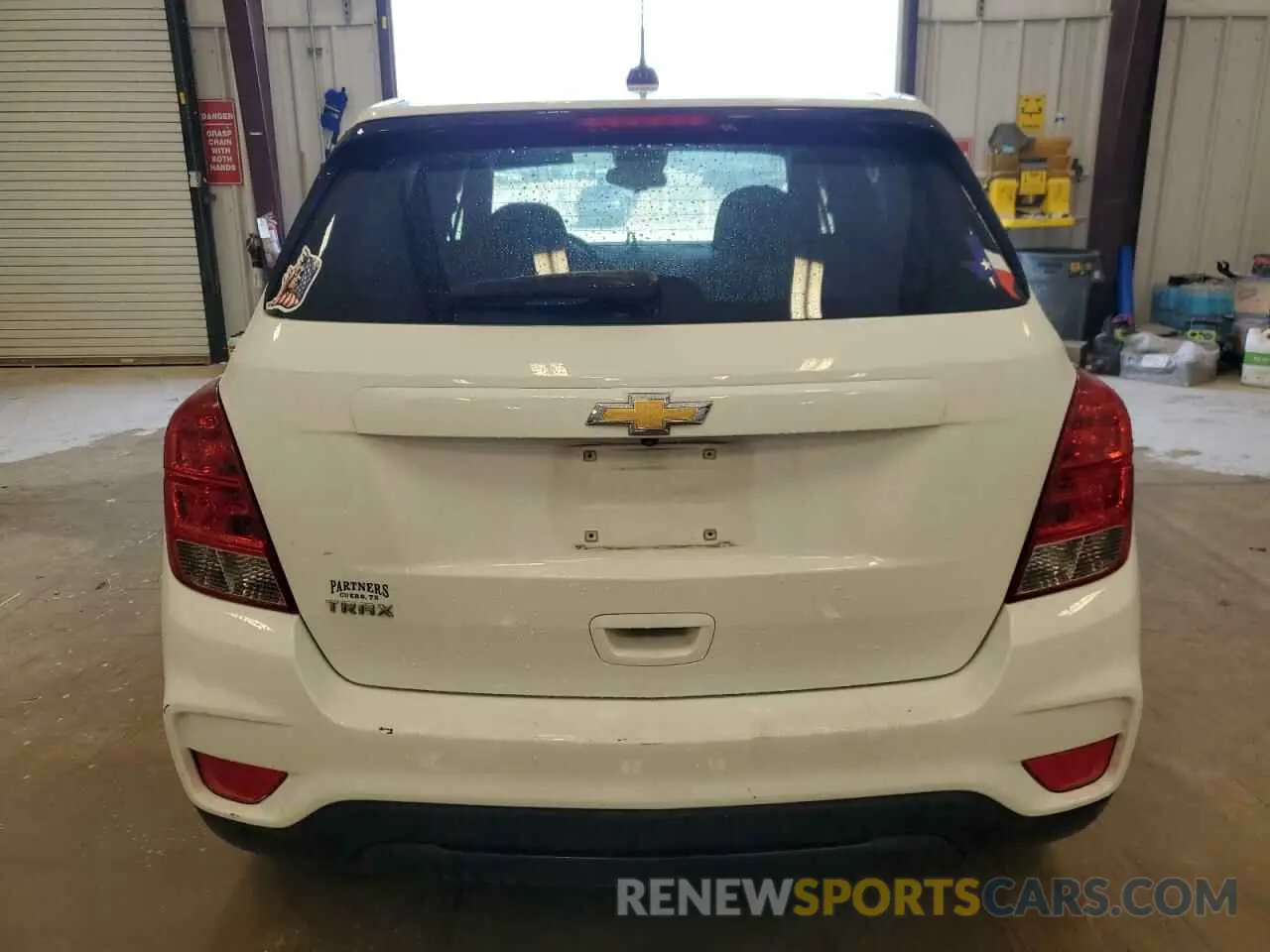 6 Photograph of a damaged car KL7CJKSB9MB303838 CHEVROLET TRAX 2021