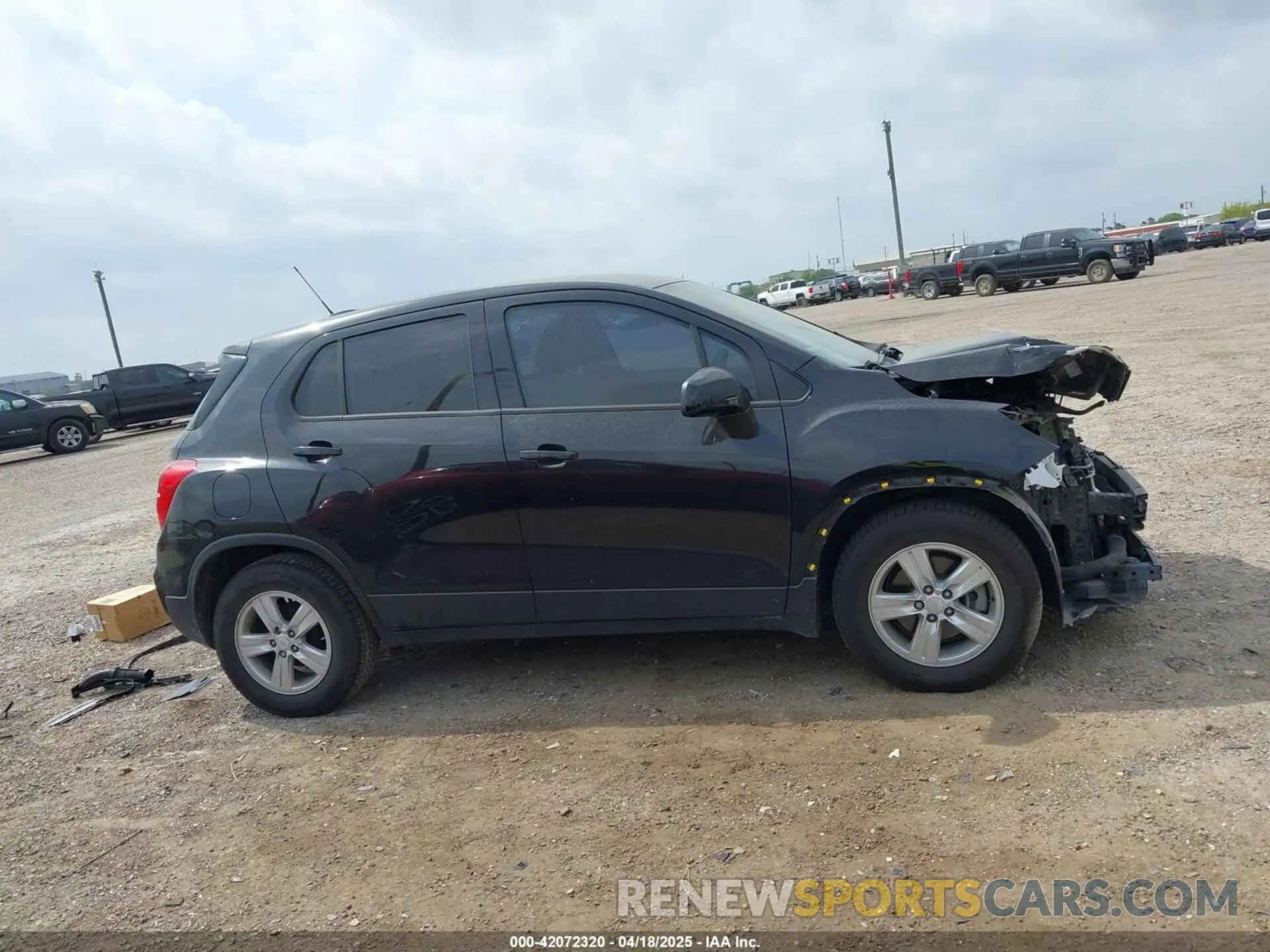 13 Photograph of a damaged car KL7CJKSBXMB301452 CHEVROLET TRAX 2021