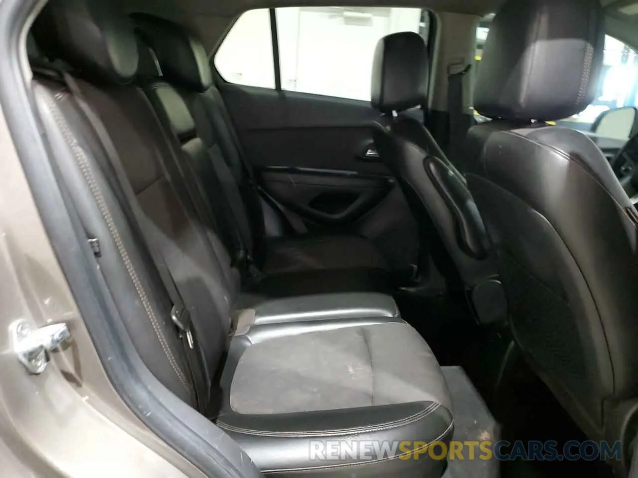 11 Photograph of a damaged car KL7CJLSB0MB309369 CHEVROLET TRAX 2021