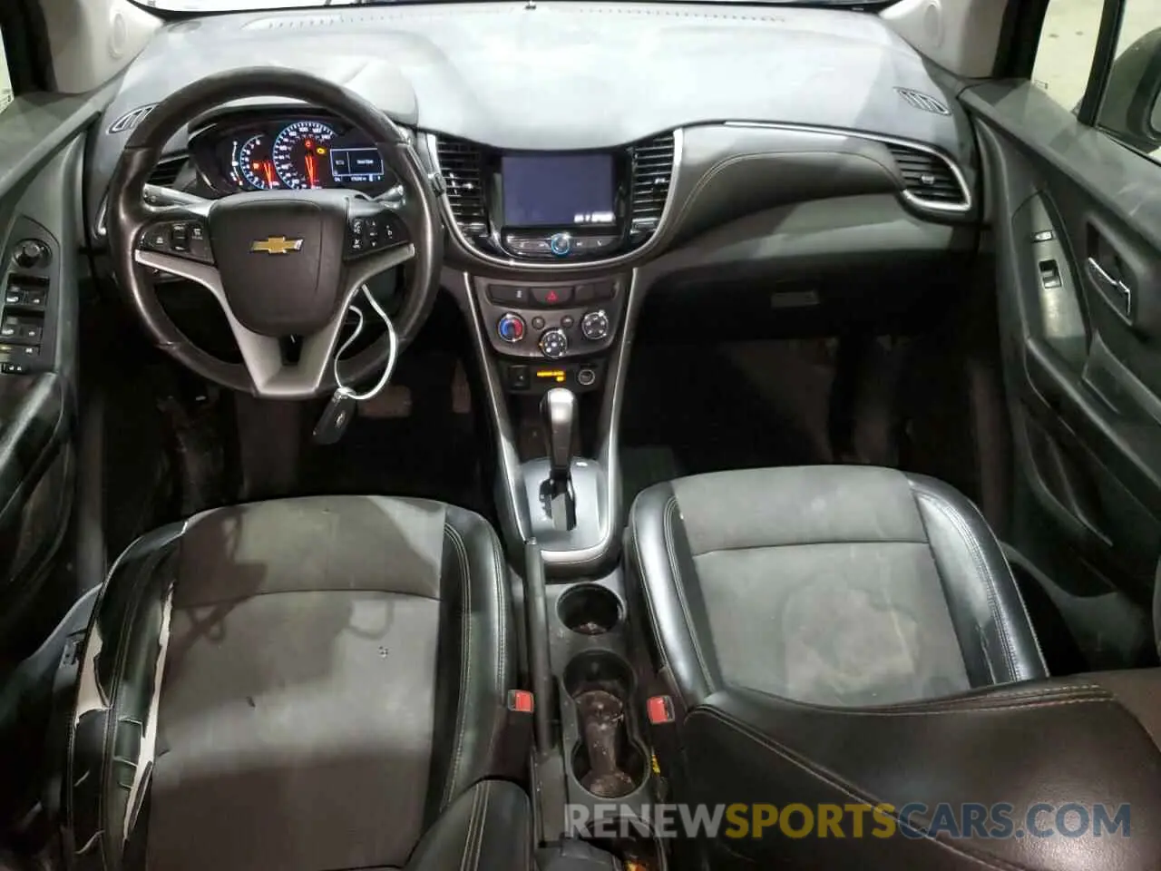 8 Photograph of a damaged car KL7CJLSB0MB309369 CHEVROLET TRAX 2021