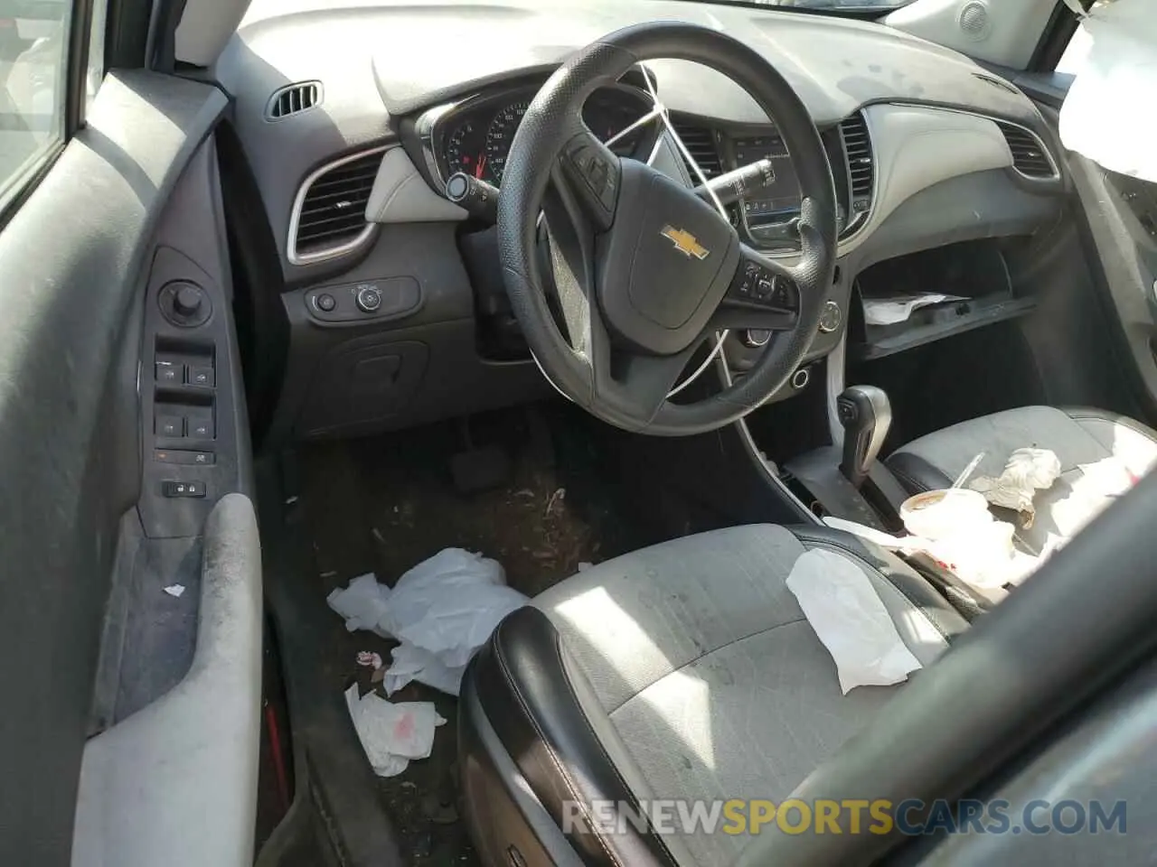 8 Photograph of a damaged car KL7CJLSB0MB329962 CHEVROLET TRAX 2021
