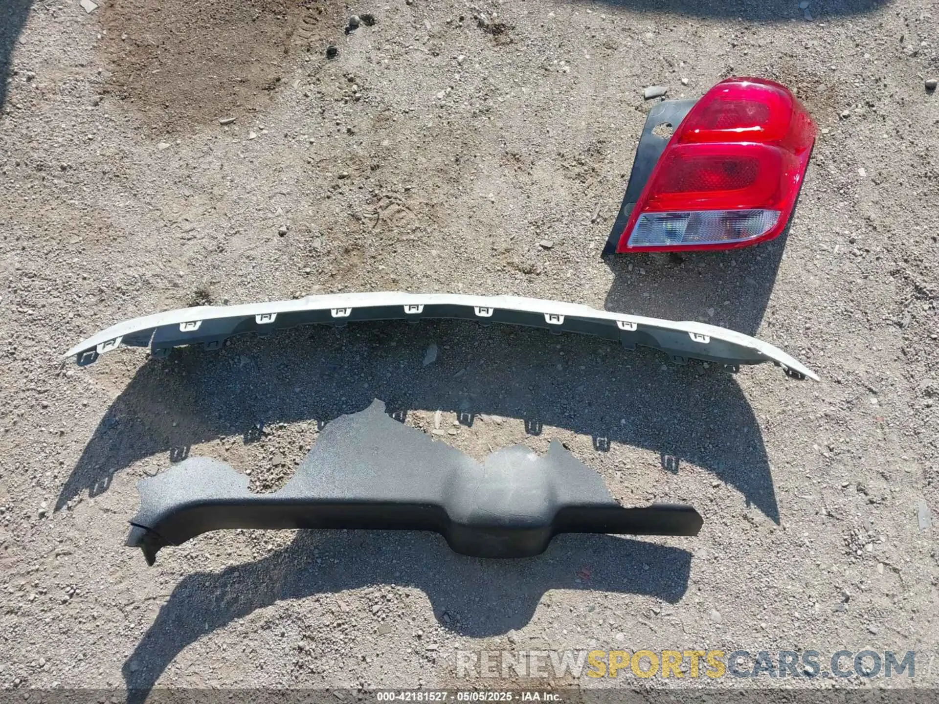 11 Photograph of a damaged car KL7CJLSB0MB339794 CHEVROLET TRAX 2021
