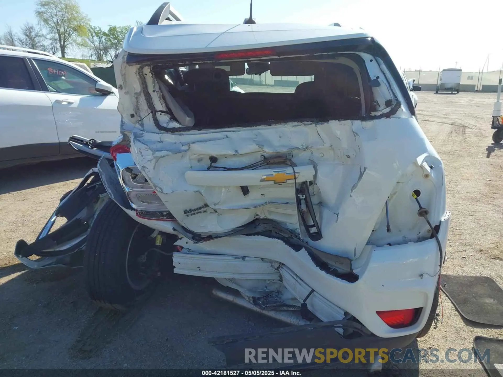 16 Photograph of a damaged car KL7CJLSB0MB339794 CHEVROLET TRAX 2021