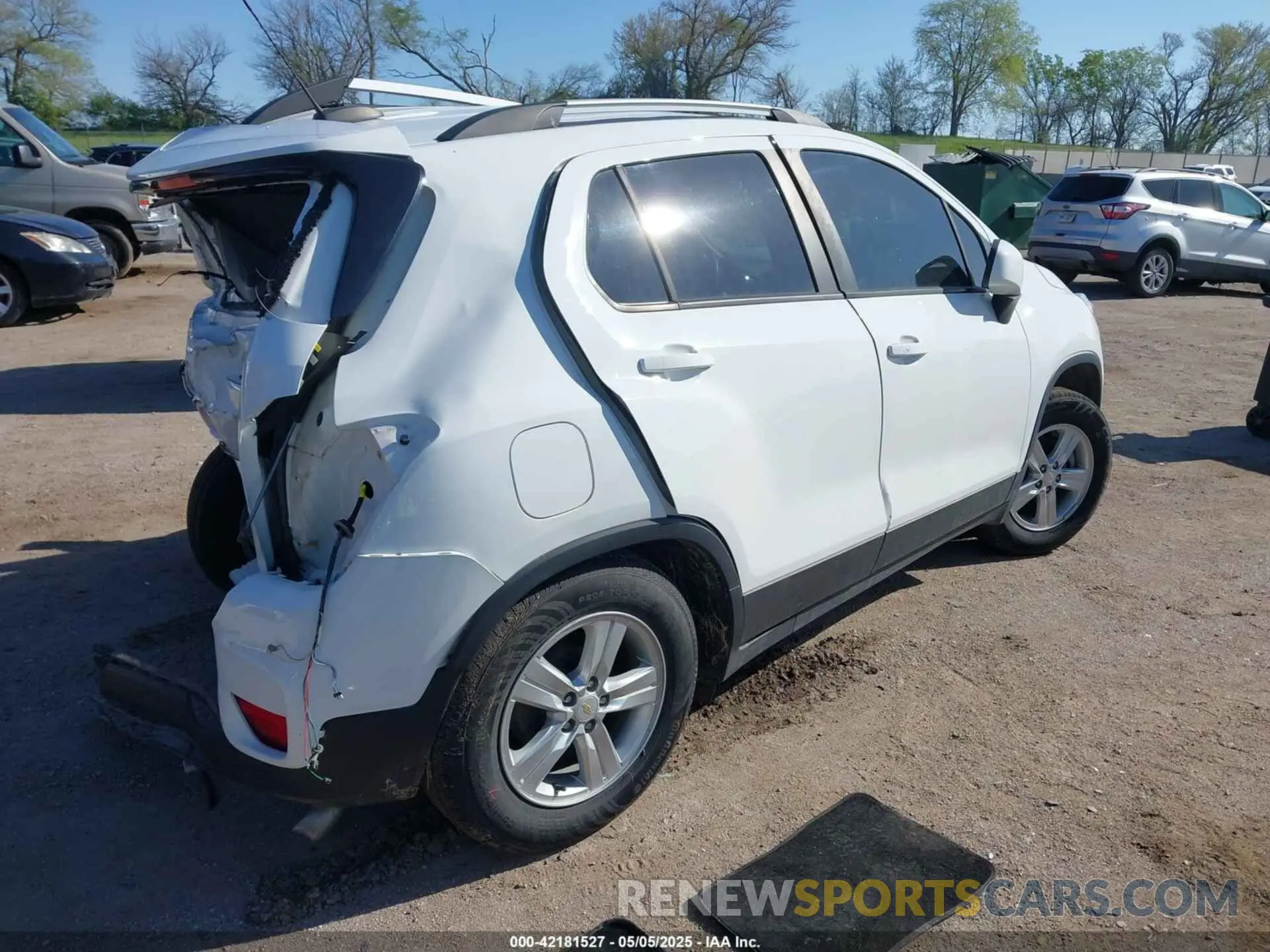 4 Photograph of a damaged car KL7CJLSB0MB339794 CHEVROLET TRAX 2021