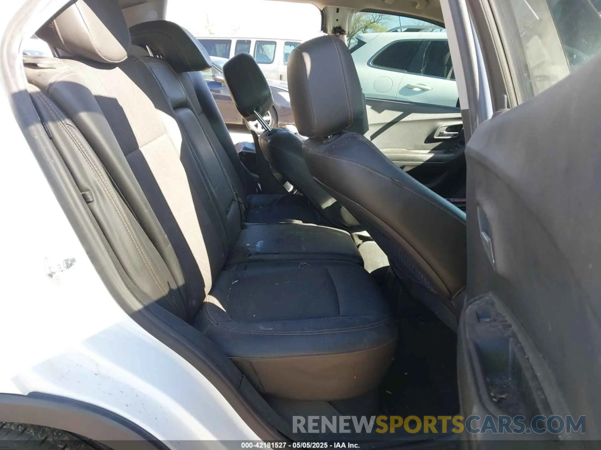8 Photograph of a damaged car KL7CJLSB0MB339794 CHEVROLET TRAX 2021