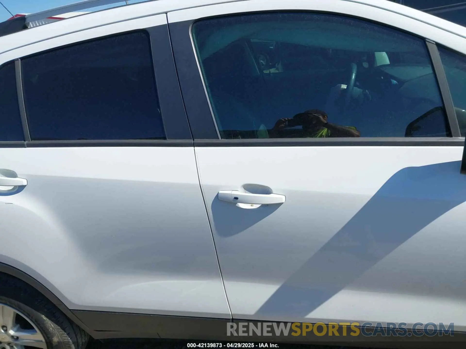 12 Photograph of a damaged car KL7CJLSB1MB312023 CHEVROLET TRAX 2021